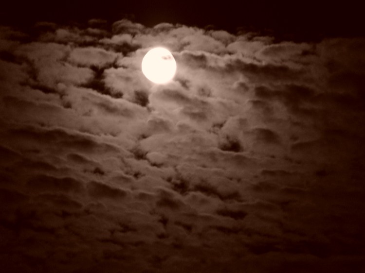 Mond Wolken